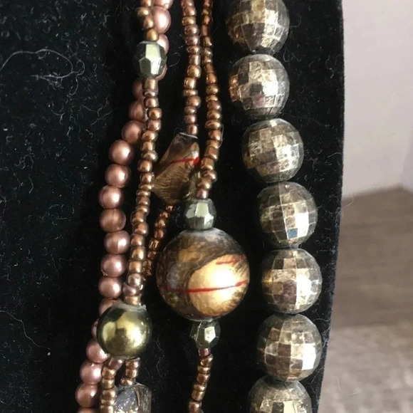 Multi strand  necklace - Picture 2 of 4